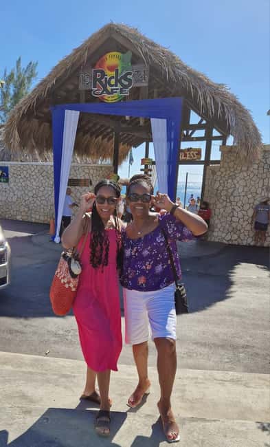 From Montego Bay: Negril Day Trip and Rick's Café Sunset - Why Rick’s Café makes this trip memorable