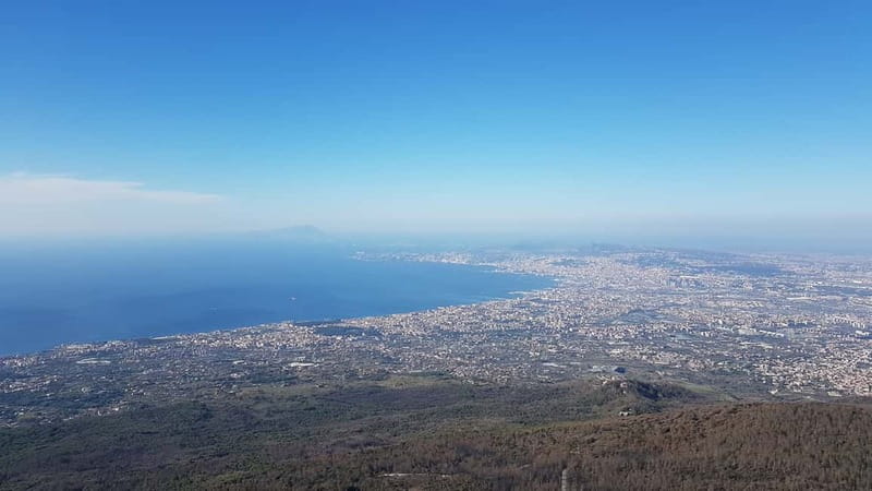 From Naples: Day Trip to Mount Vesuvius - Reaching Vesuvius from central Naples