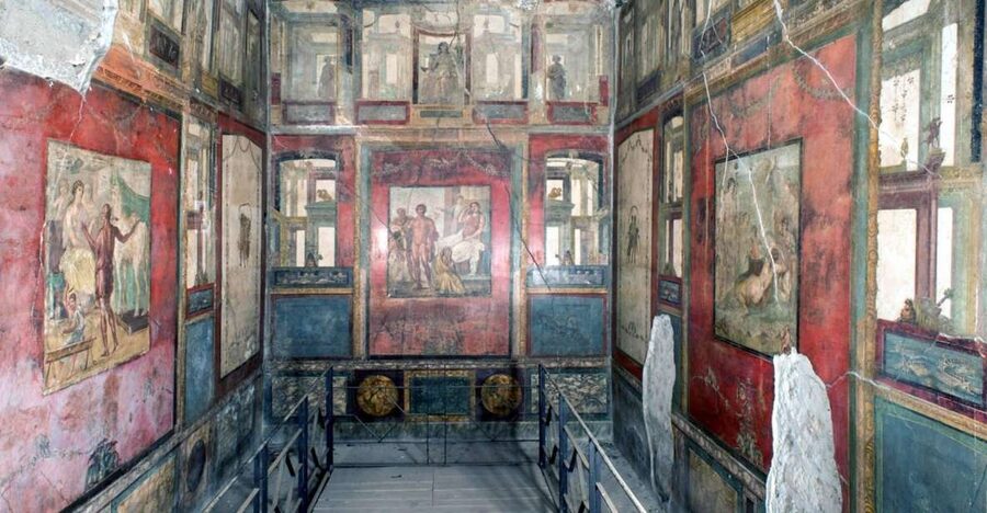 From Naples: Day Trip to Pompeii with skip the line - Meeting near Piazza del Gesù Nuovo