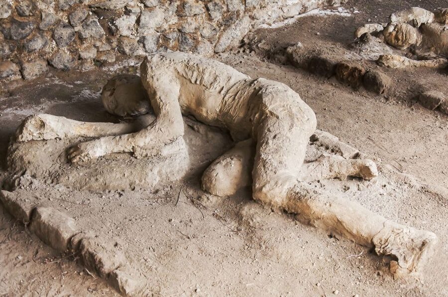 From Naples: Pompeii & Amalfi Coast Full-Day Trip with Lunch - The Cameo factory adds a practical stop