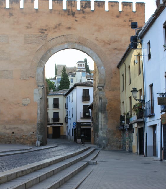 From Nerja/Almunecar: Granada Full-Day Trip - Albaicín and Sacromonte on foot