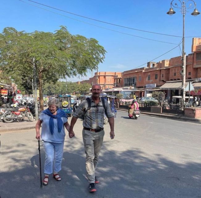 From New Delhi: Jaipur Private Day Trip with Guide - Lunch, shopping, and the flexible middle of the day