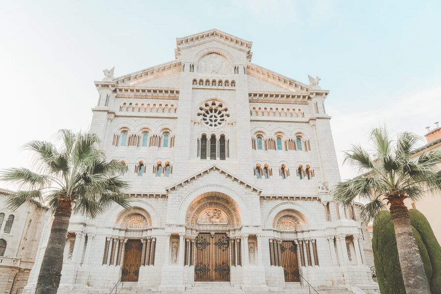 From Nice: Eze, Monaco, and Monte Carlo Half-Day Trip - The minivan, pickup, and timing