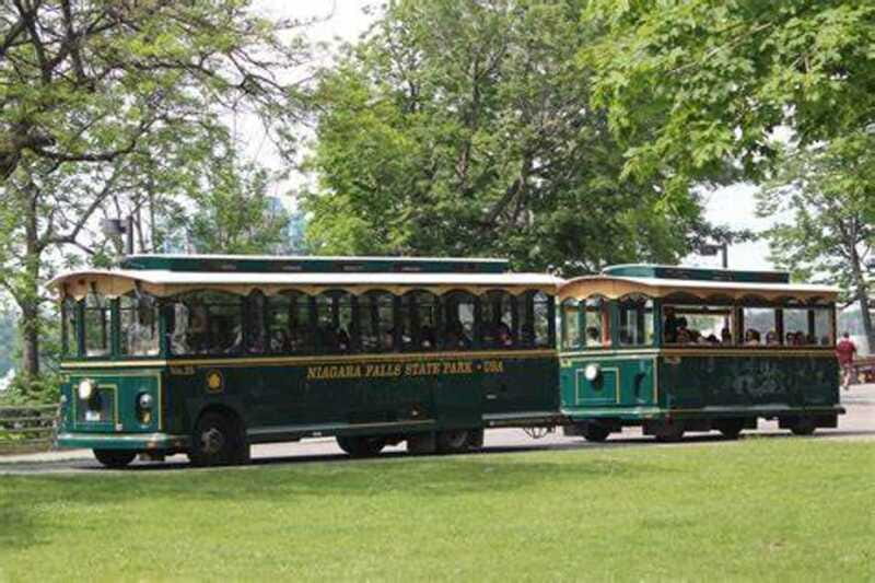 From NYC: Guided Niagara Falls Full-Day Trip - American Falls: your first look at Niagara