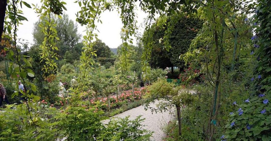 From Paris: Giverny and Monet's Home Day Trip - Entering Monet’s house and garden