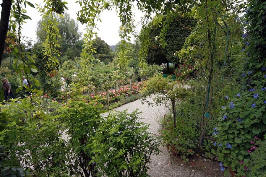 From Paris: Giverny and Monet's Home Day Trip - The ride from 41 Avenue de la Bourdonnais