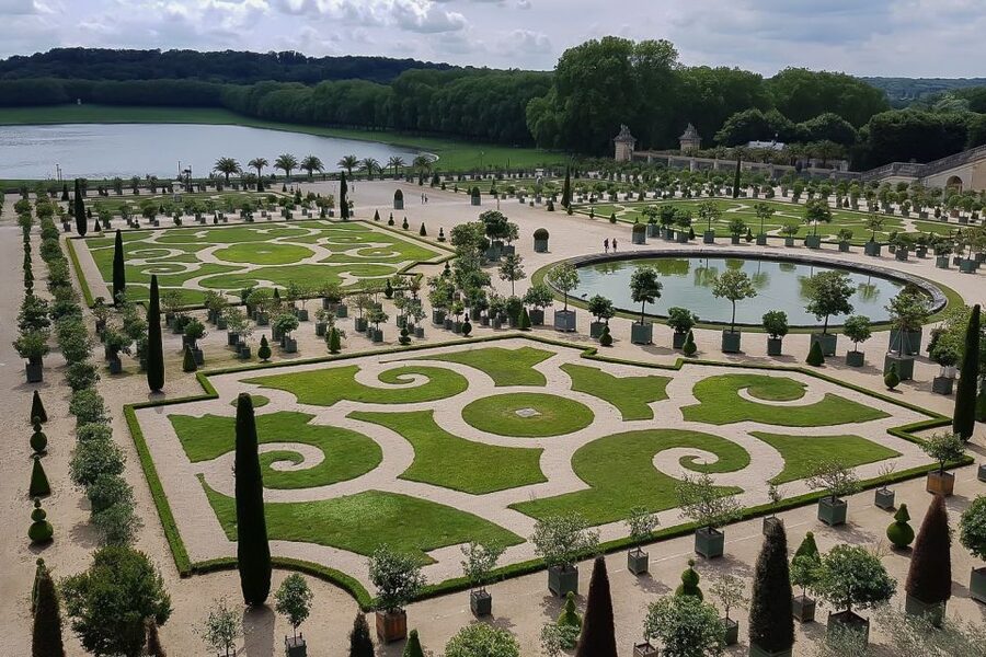 From Paris: Giverny and Versailles Private Full-Day Trip - Monet’s House and Gardens at Giverny