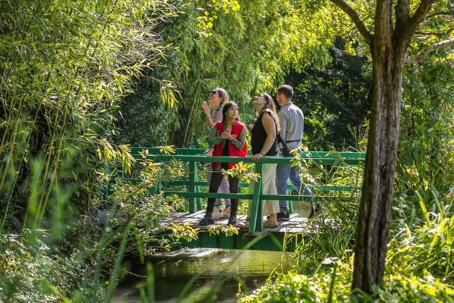 From Paris: Giverny Day Trip with Audio Guide or Live Guide - Key points to know before booking