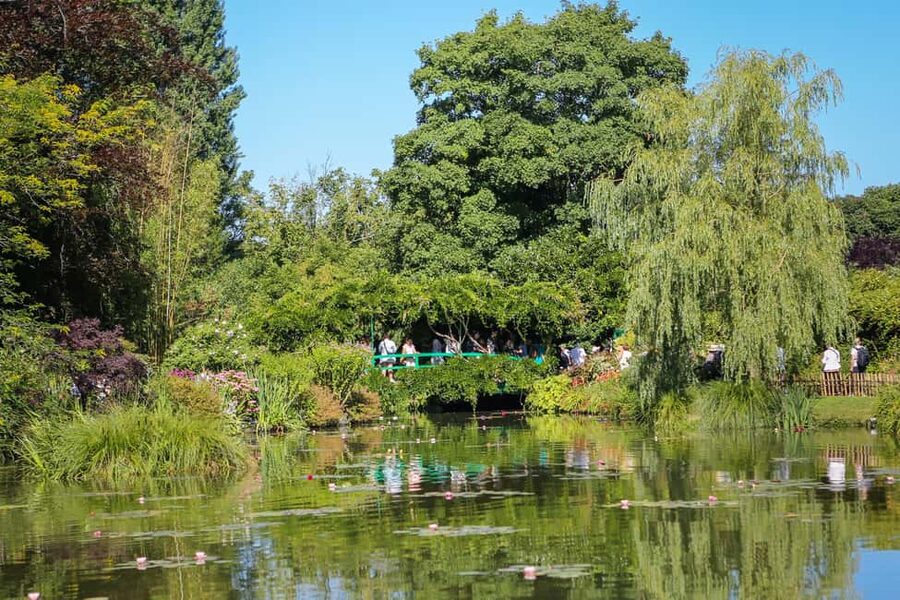 From Paris: Giverny Day Trip with Audio Guide or Live Guide - Arriving at Claude Monet’s house