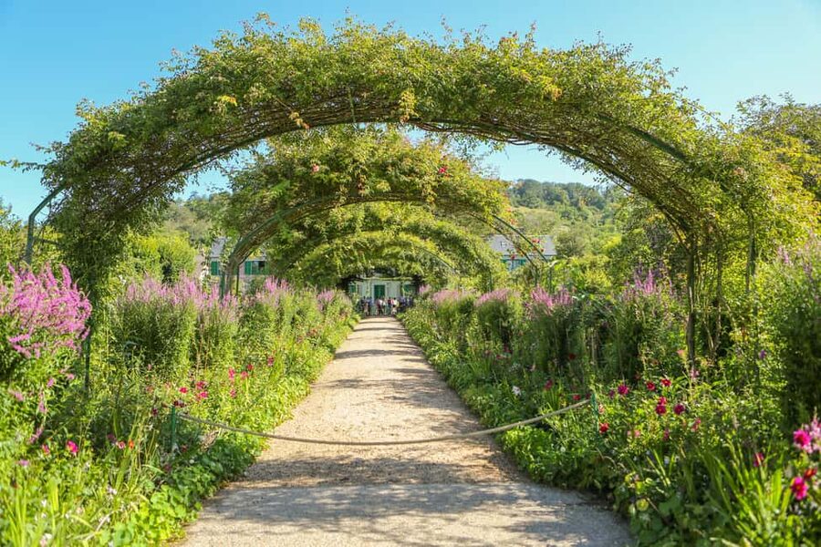 From Paris: Giverny Day Trip with Audio Guide or Live Guide - The water garden and Japanese bridge