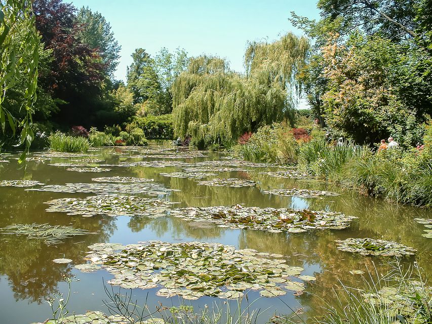 From Paris: Giverny Day Trip with Audio Guide or Live Guide - Timing, crowds, and the return to Paris