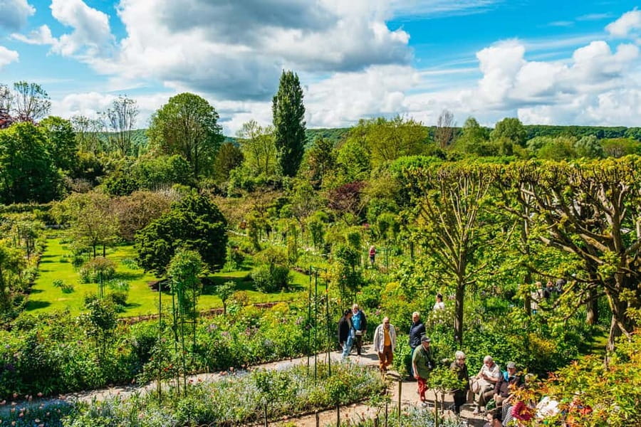 From Paris: Giverny, Monet’s Home & Gardens Half-Day Trip - Free time in Giverny