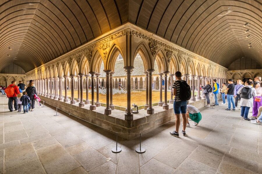 From Paris: Mont Saint Michel Day Trip with a Guide - Meeting in Paris at Place du Général Kœnig