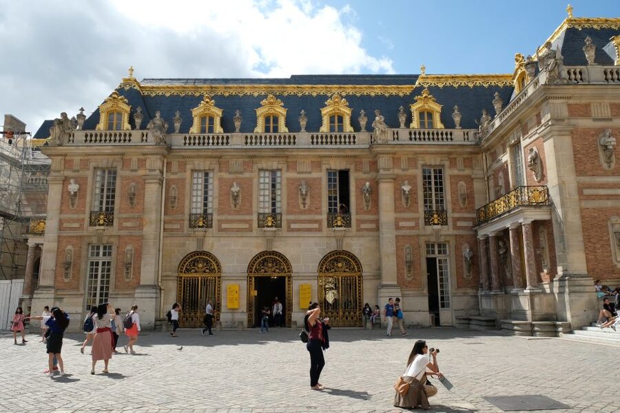 From Paris: Versailles Palace and Gardens Guided Day Trip - Choosing between Trianon and the Gallery of Coaches