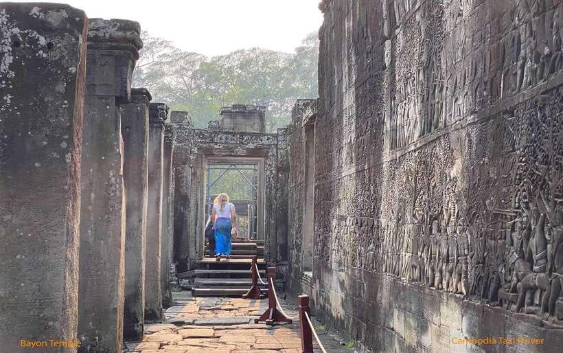 From Phnom Penh: Angkor Wat, Bayon, and Ta Prohm Day Trip - Angkor Wat and the five-tower design