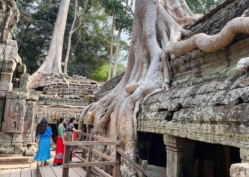 From Phnom Penh: Angkor Wat, Bayon, and Ta Prohm Day Trip - Lunch, extra stops, and room for small changes