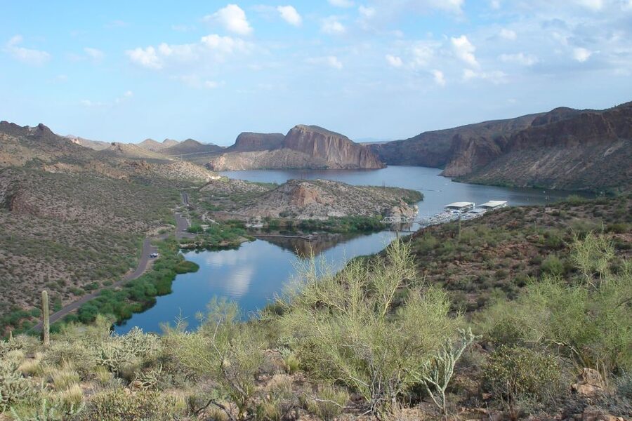 From Phoenix: Apache Trail & Dolly Steamboat Day Trip - From Phoenix to the Superstition Mountains