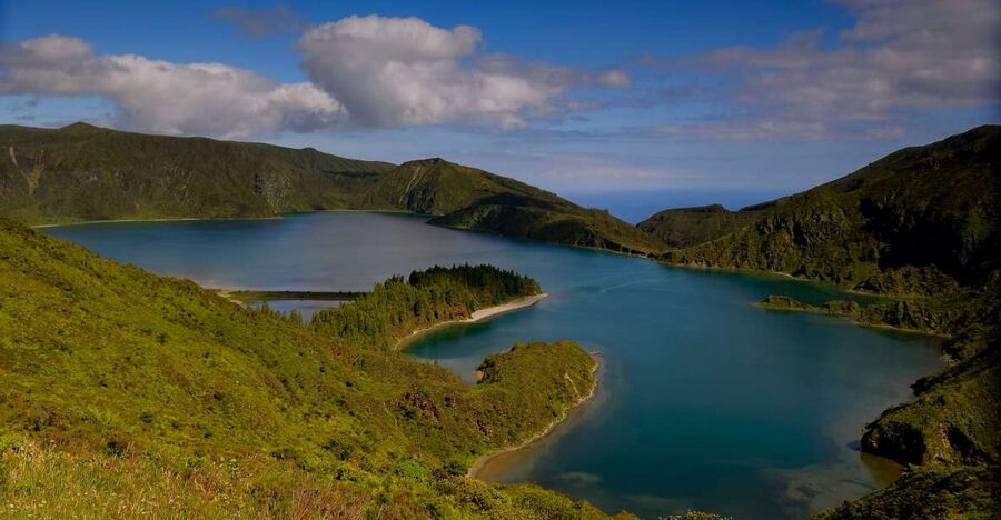 From Ponta Delgada: Lagoa do Fogo & Hot Springs Day Trip - Starting in Ponta Delgada with a small group