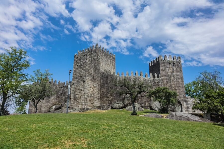 From Porto: Braga and Guimarães Full-Day Trip - Bom Jesus do Monte: Braga’s grand entrance