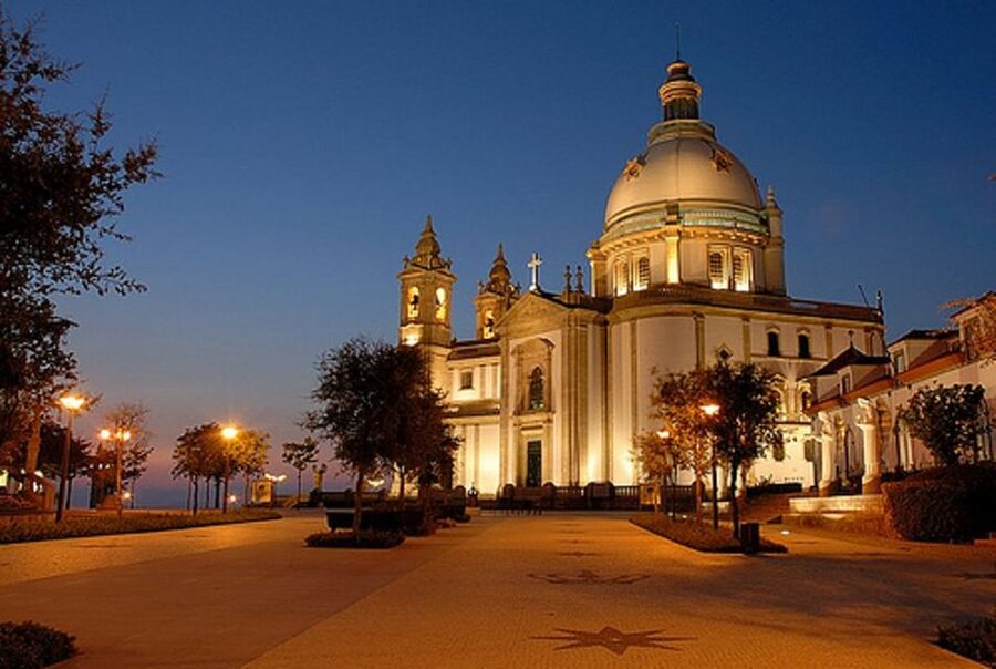 From Porto: Braga and Guimarães Small Group Tour with Lunch - Who should book this Braga and Guimarães day trip?