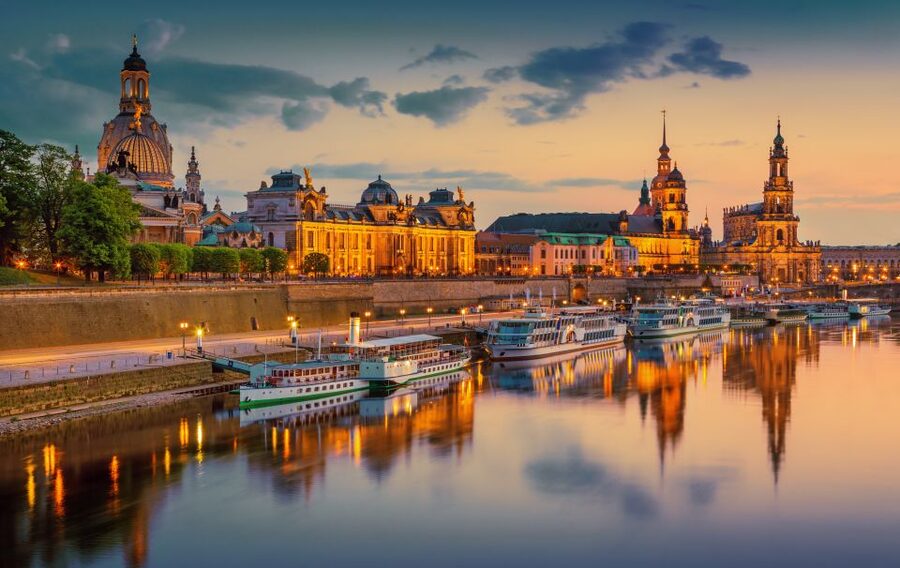 From Prague: Bastei and Dresden Small-Group Day Trip - The drive connects two different sides of Saxony