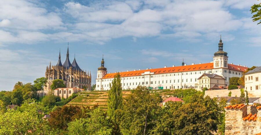 From Prague: Kutná Hora Day Excursion with Bone Church - Making the most of your one hour alone