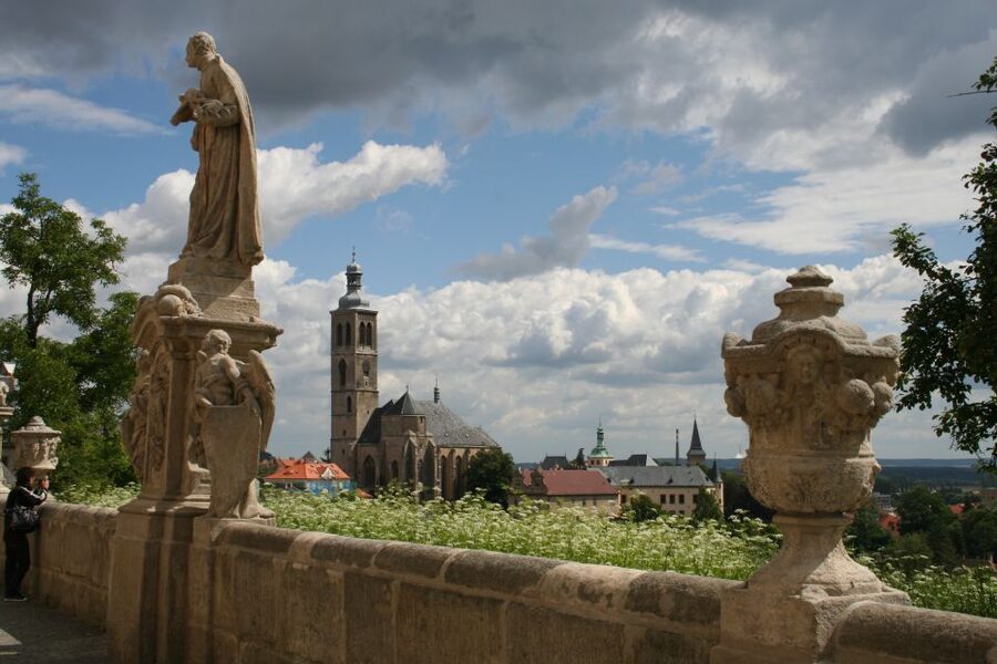 From Prague: Kutná Hora Day Excursion with Bone Church - Live guide or audio app?