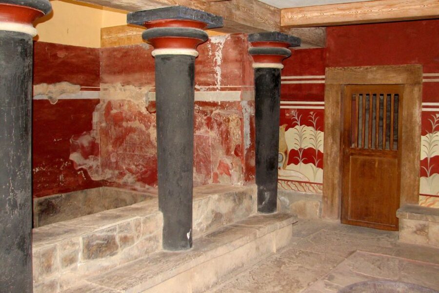 From Rethymno: Knossos Palace and Heraklion Guided Tour - The ride east with stories about Crete