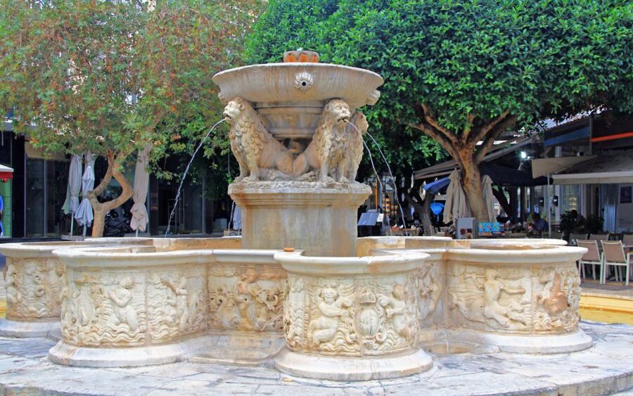 From Rethymnon: Day Trip to Knossos Palace & Heraklion City - Guides, timing, and how independent the day feels