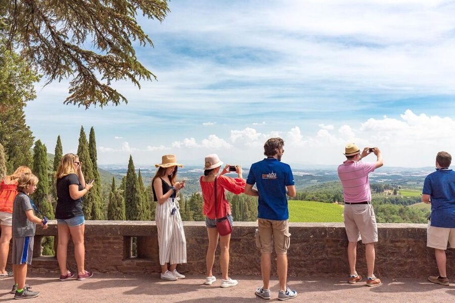 From Rome: Bagnoregio & Orvieto Day Trip with Wines & Lunch - Three Italian regions in one long day
