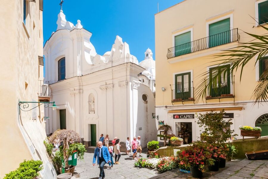 From Rome: Capri Guided Day Trip with Blue Grotto - Two hours and 40 minutes to see Capri