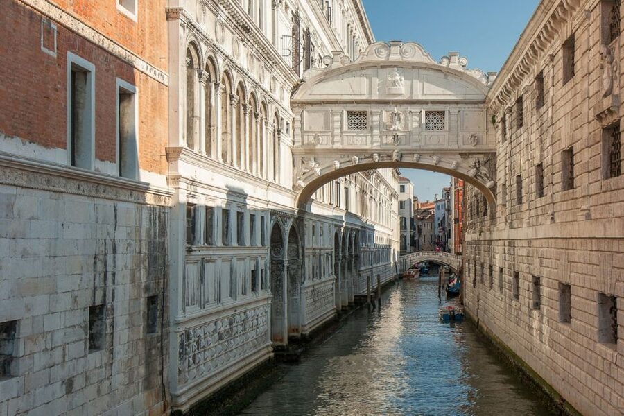 From Rome: Day Trip to Venice by High-Speed Train - Your first Venice view comes by Vaporetto