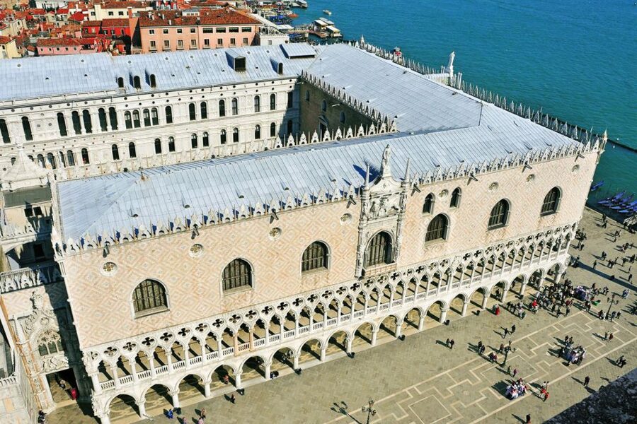 From Rome: Day Trip to Venice by High-Speed Train - Four hours across Italy by high-speed train