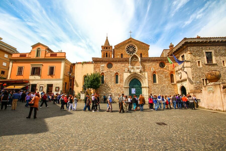 From Rome: Hadrian's Villa & Villa d'Este Day Trip & Lunch - What the seven-hour schedule feels like