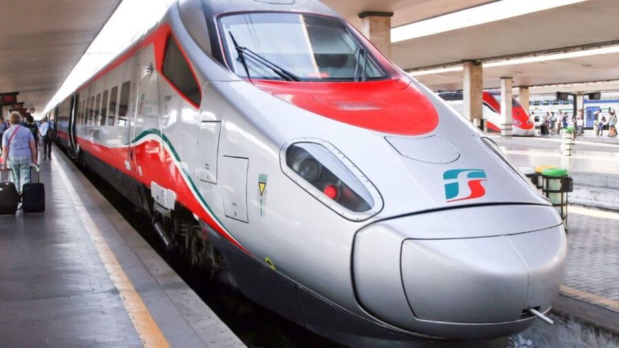 From Rome: Pompeii and Naples Day Trip by High-Speed Train - Pizza lunch in Pompeii