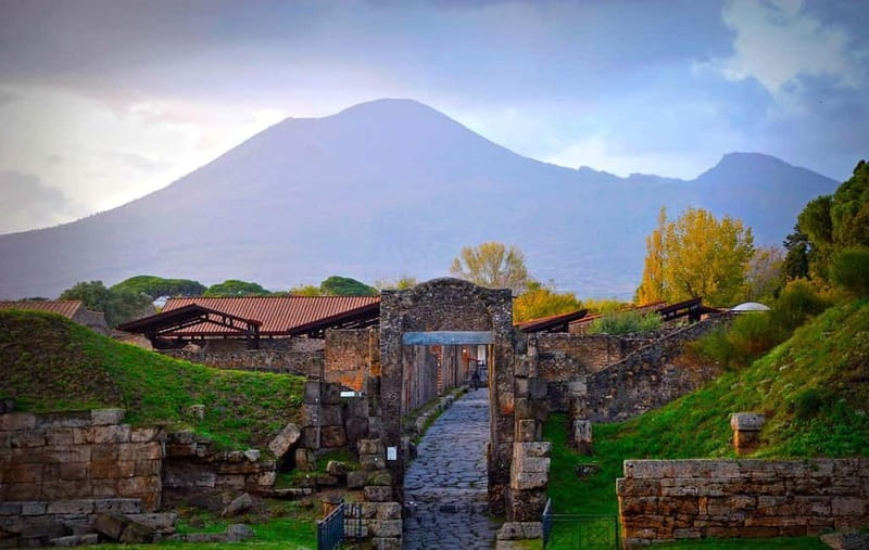 From Rome: Pompeii and Vesuvio Guided Day Trip with Lunch - Why this Rome day trip works