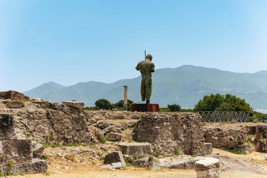 From Rome: Pompeii Day Trip with Optional Vesuvius and Lunch - Why Pompeii is worth the long ride from Rome