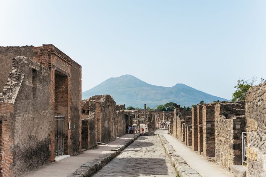 From Rome: Pompeii Day Trip with Optional Vesuvius and Lunch - Starting in Rome and settling into the coach