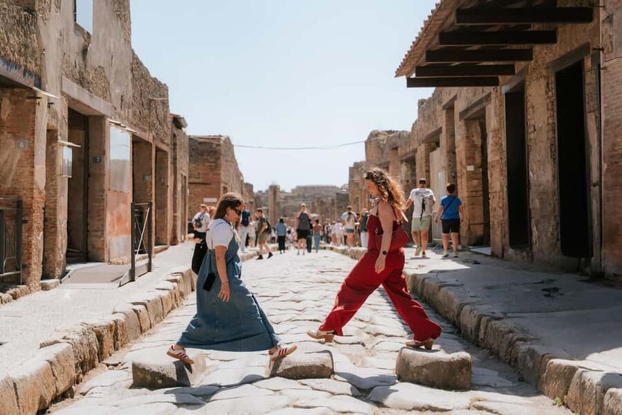 From Rome: Pompeii with Expert Guide & Amalfi Coast Day Trip - Positano free time, with a seasonal catch
