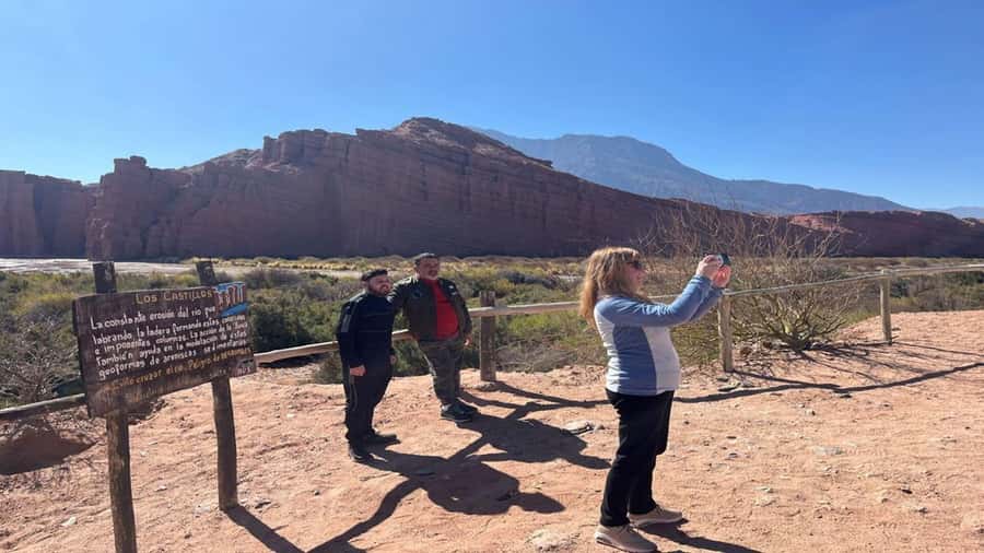 From Salta: Day Trip to Cafayate - Guides, language, and the human side of the trip