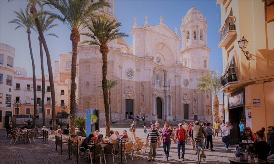 From Seville: Cadiz and Jerez de la Frontera Day Trip - Arriving in Cádiz for lunch and free time
