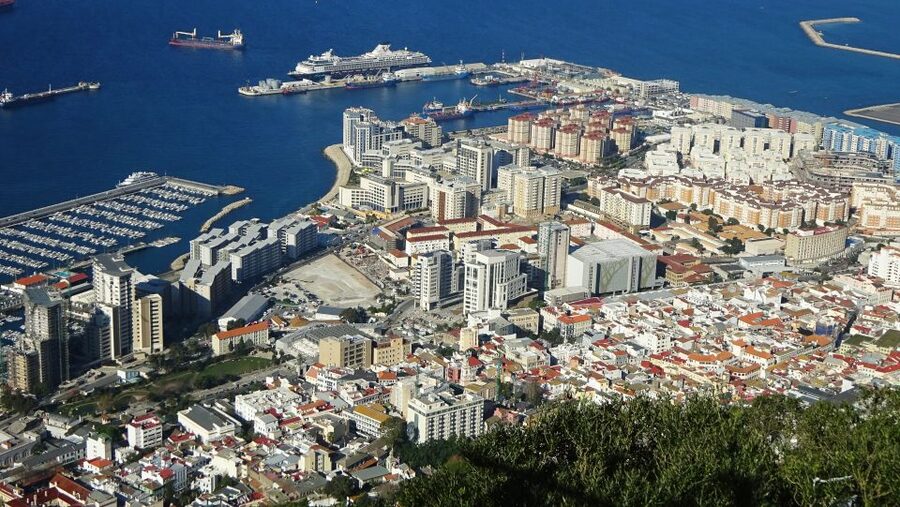 From Seville: Full-Day Trip to Gibraltar - Crossing from Spain into Gibraltar