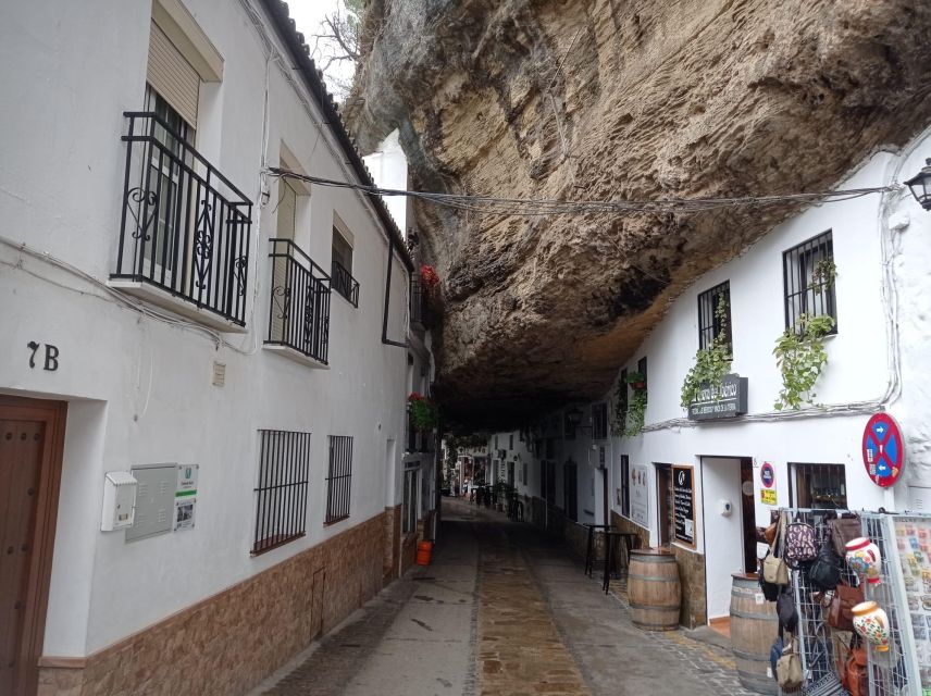 From Seville: Ronda+Setenil de las Bodegas Day Trip - Ronda and the Puente Nuevo