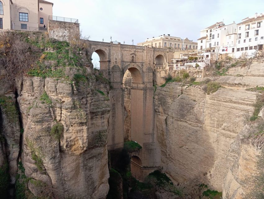 From Seville: Ronda+Setenil de las Bodegas Day Trip - WhatsApp assistance and audio guides