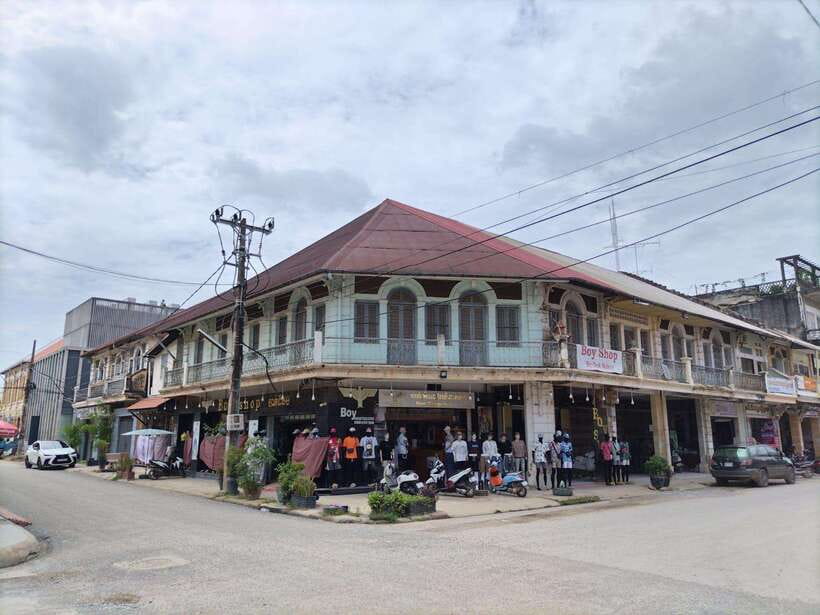From Siem Reap: Battambang Day Trip Return or to Phnom Penh - The Peace Gallery and Cambodia’s road toward peace