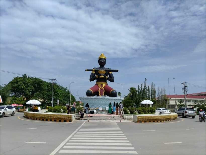 From Siem Reap: Battambang Day Trip Return or to Phnom Penh - Lunch and the best local detours