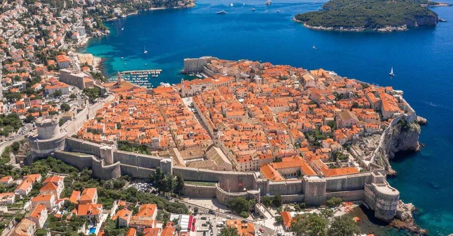 From Split: Dubrovnik Guided Day Trip - Arriving in Dubrovnik and meeting your guide