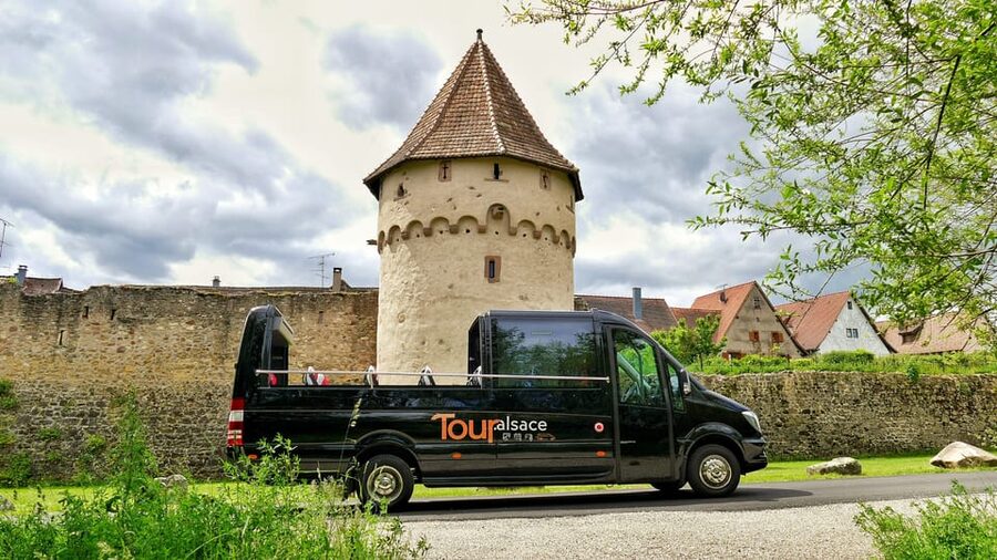From Strasbourg: Medieval Villages & Wine Tasting Day Trip - Hunawihr and a fountain worth the camera