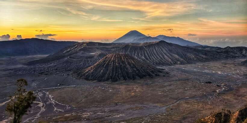 From Surabaya or Malang: Private Mt. Bromo Sunrise Day Trip - Walking up to Mount Bromo’s crater