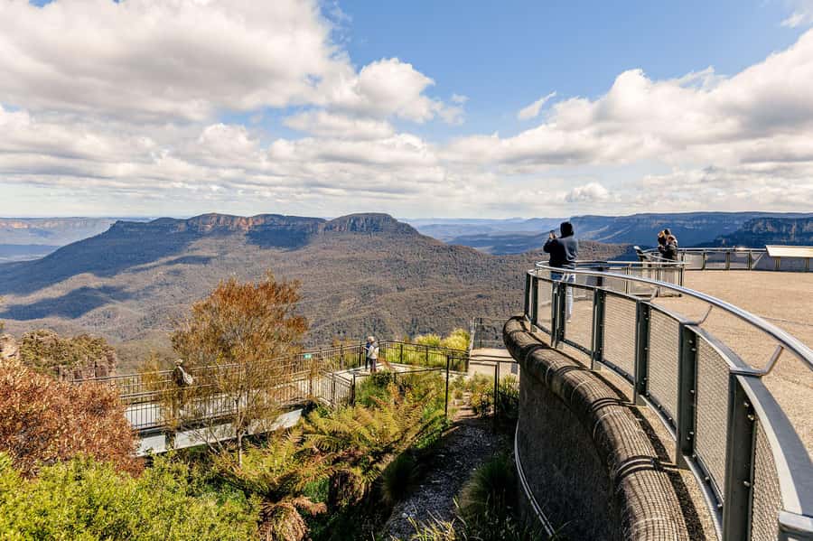From Sydney: Blue Mountains Full-Day Trip - Featherdale Wildlife Park and close-up Australian animals